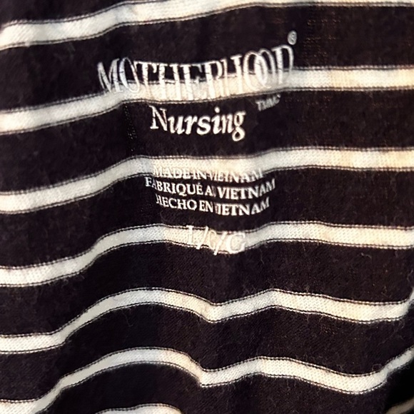 Motherhood maternity nursing top striped size large - Picture 4 of 4